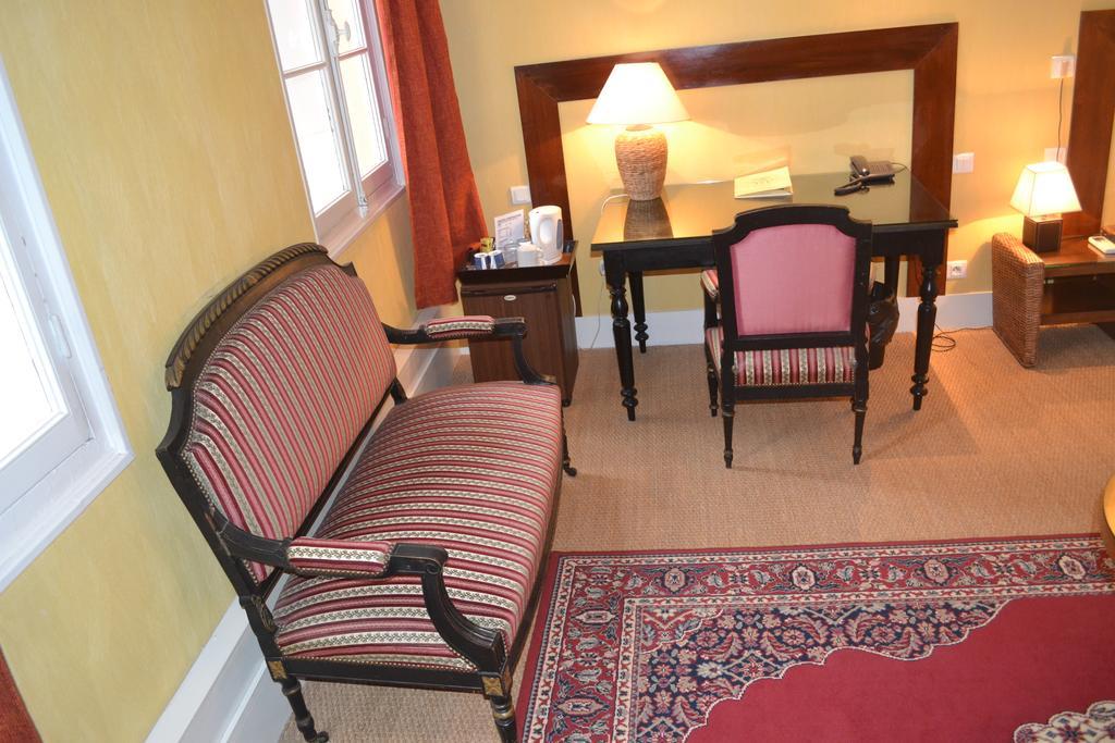 Hotel De France Libourne Room photo